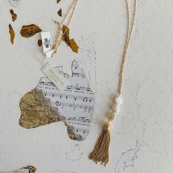 Francesca’s | Freshwater Pearl Tassel Necklace - Picture 2 of 6